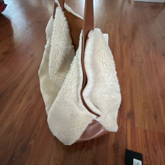 Shinola Detroit The Runwell shoulder tote shearling and natural leather oat tan - Picture 8 of 9